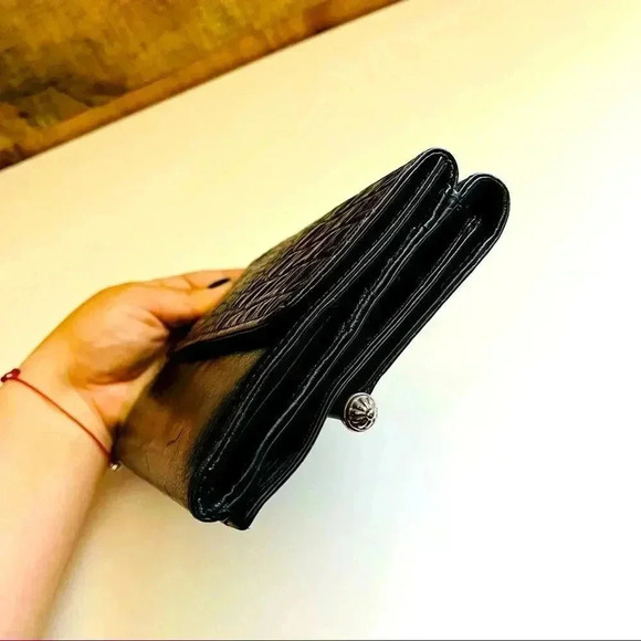 Brighton Alligator Embossed Leather Clutch/Organizer - Picture 9 of 13